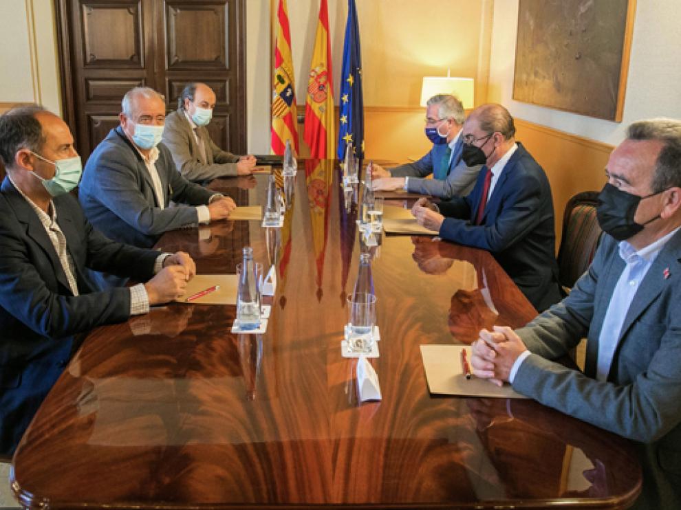 Reunión de Javier Lambán con representantes de la Junta Central de Usuarios Rio Jalón.