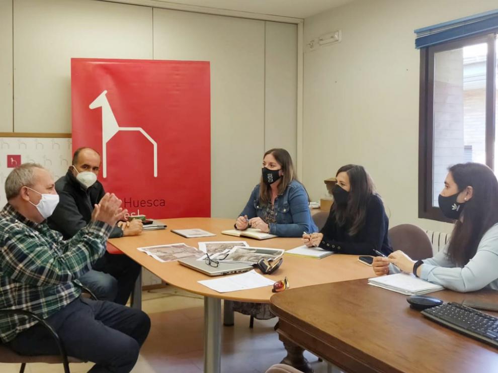 Reunión del ayuntamiento de Huesca y Acuaes