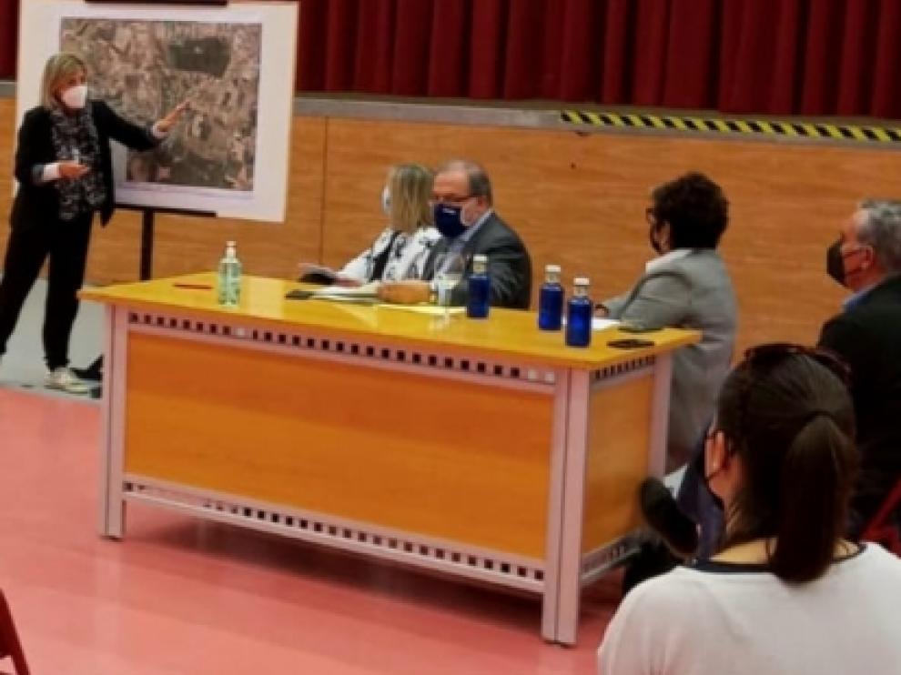 Bizén Fuster ha dado a conocer a representantes de Cinca Medio la programación de inversiones en la comarca en los próximos años