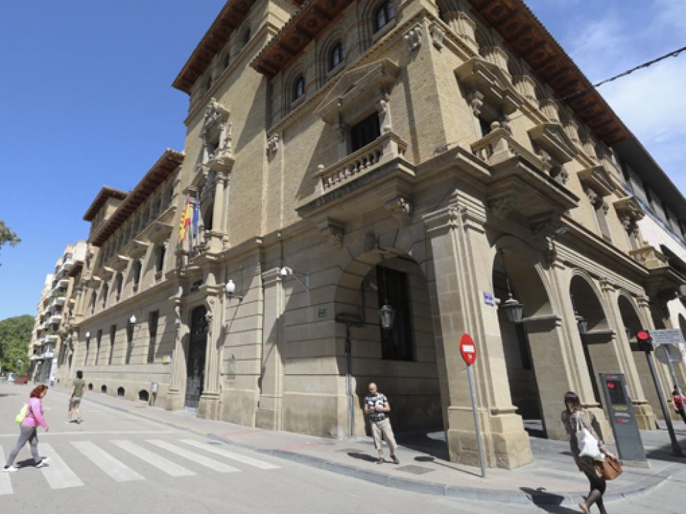 Edificio de Hacienda en Huesca.