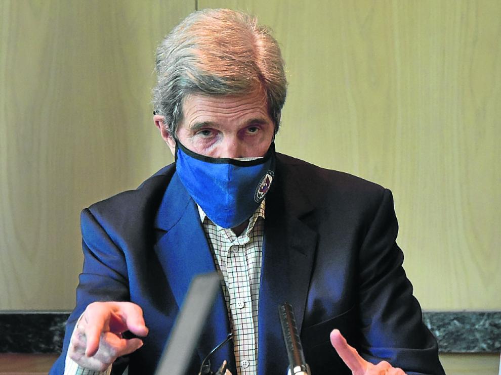 El enviado especial para el cambio climático de EE. UU., John Kerry, se reunió con su homólogo chino, Xie Zhenhua.
