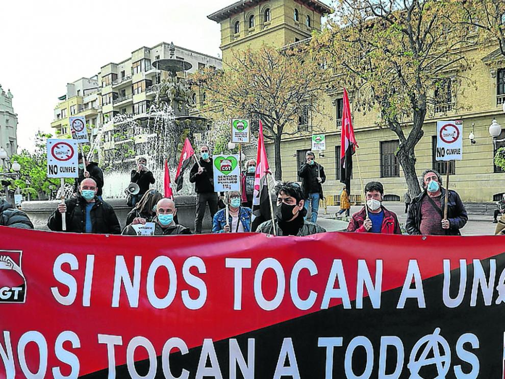 Concentración de CGT en la plaza de Navarra