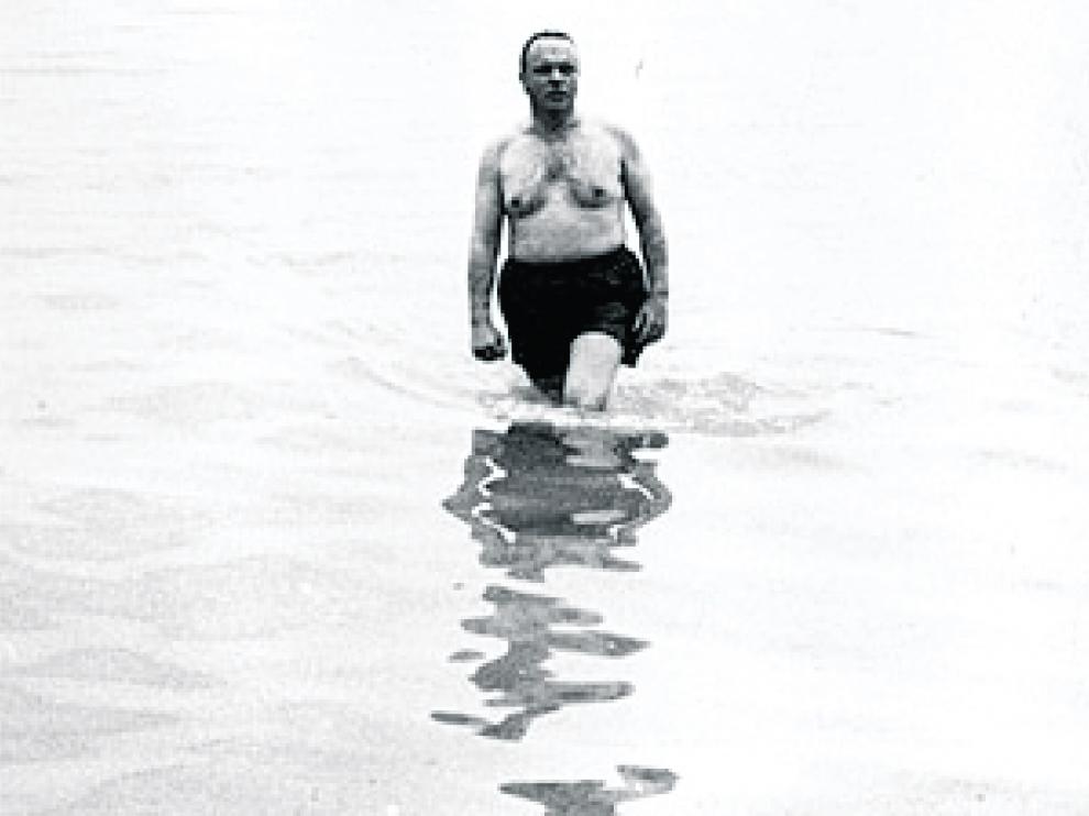 La foto de Manuel Fraga en bañador en Palomares fue un arma propagandística del franquismo.