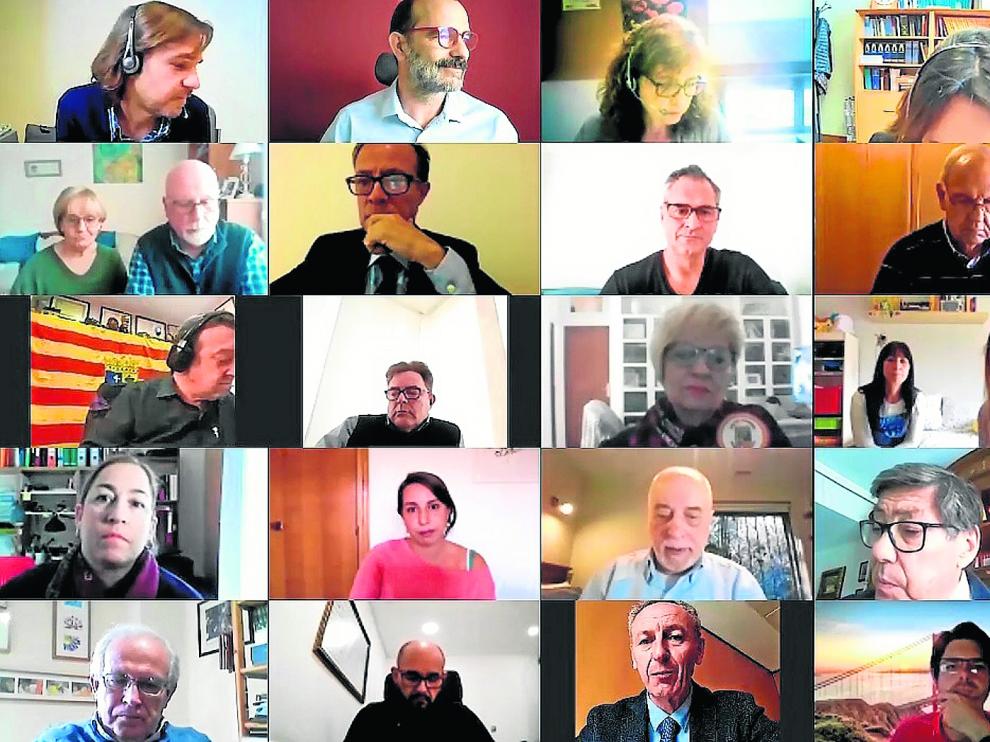 Arturo Aliaga y Luis Estaún mantuvieron una videoconferencia con miembros de comunidades en el exterior