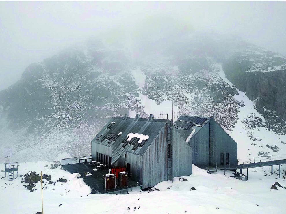 Nieve acumulada en los alrededores del refugio de Cap de Llauset, durante la jornada de ayer.