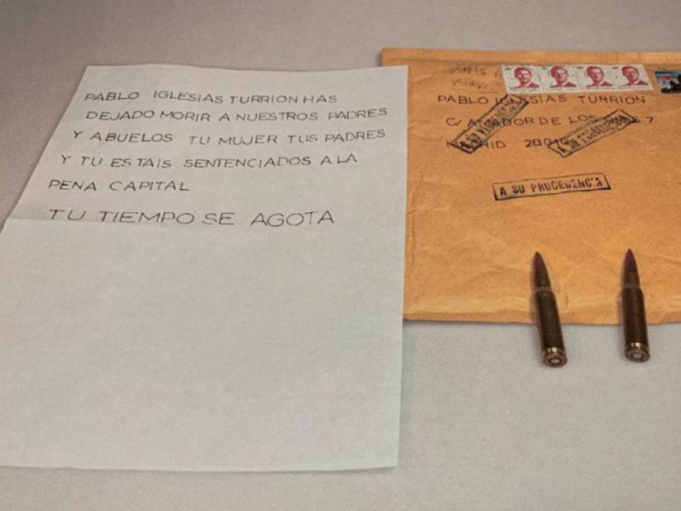 Contenido del sobre que recibió Pablo Iglesias con una nota y cuatro balas