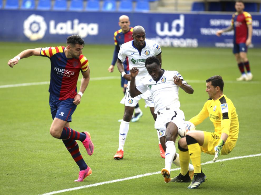 El Huesca sufrió ante el Getafe su tercera derrota consecutiva.