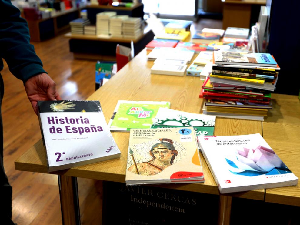 Los libros de texto son uno de los puntos fuertes de ingresos en las librerías.