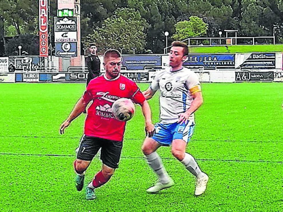 Fraga y Sariñena empataron sin goles y la situación sigue igual para ambos, mejor para los monegrinos.