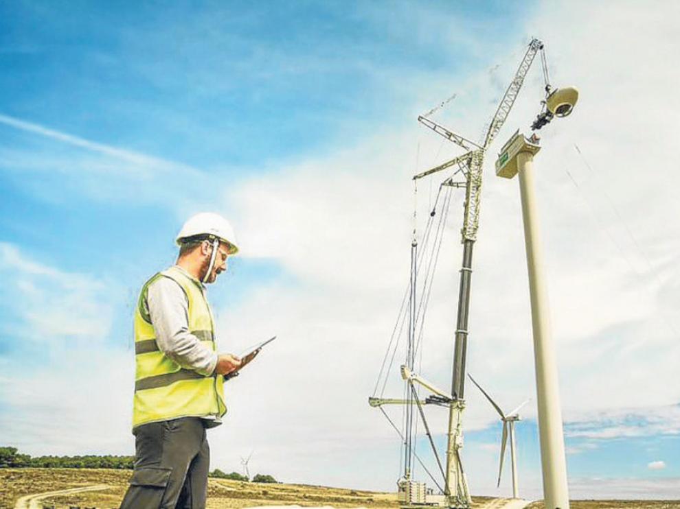 Trabajos de construcción de un parque eólico de Endesa en Aragón.