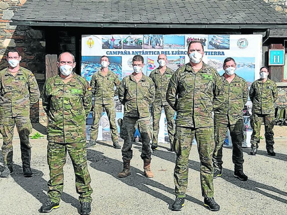 Miembros del grupo de la XXXV Campaña Antártica del Ejército de Tierra.