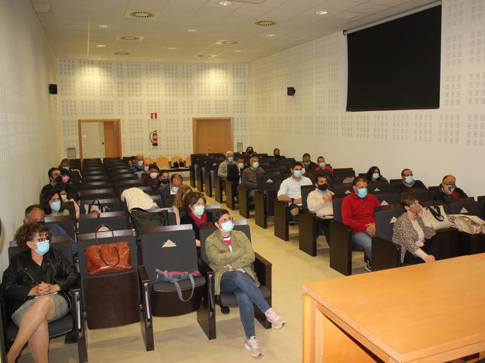 Alcaldes que han asistido a la reunión para conocer la propuesta de presupuestos.