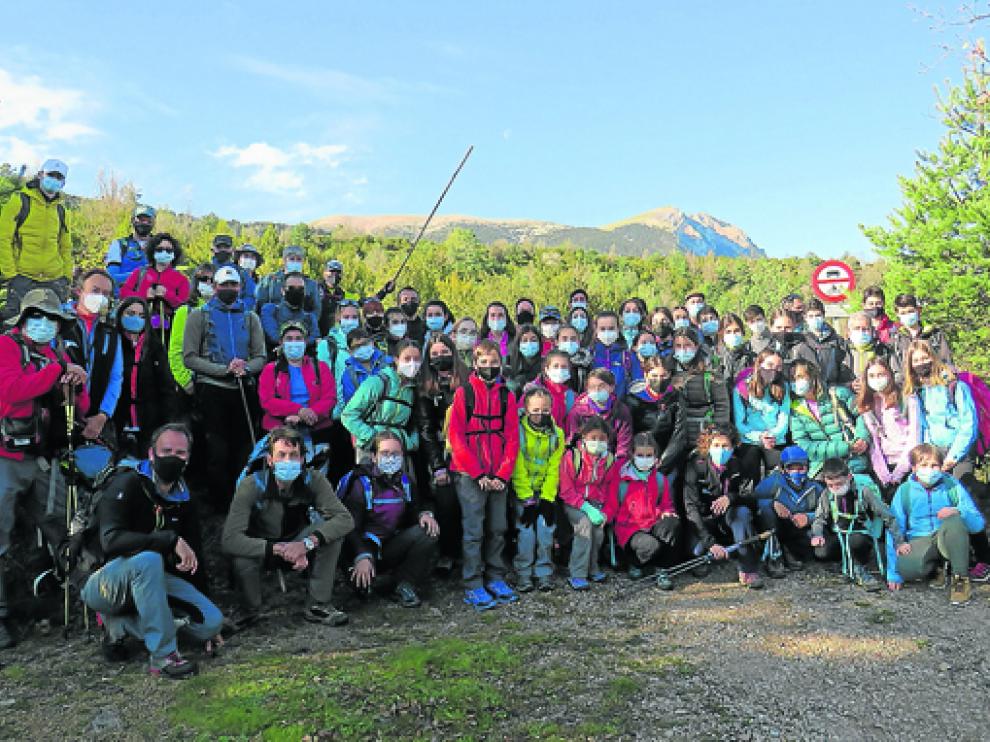 Foto del numeroso grupo que realizó la excursión.