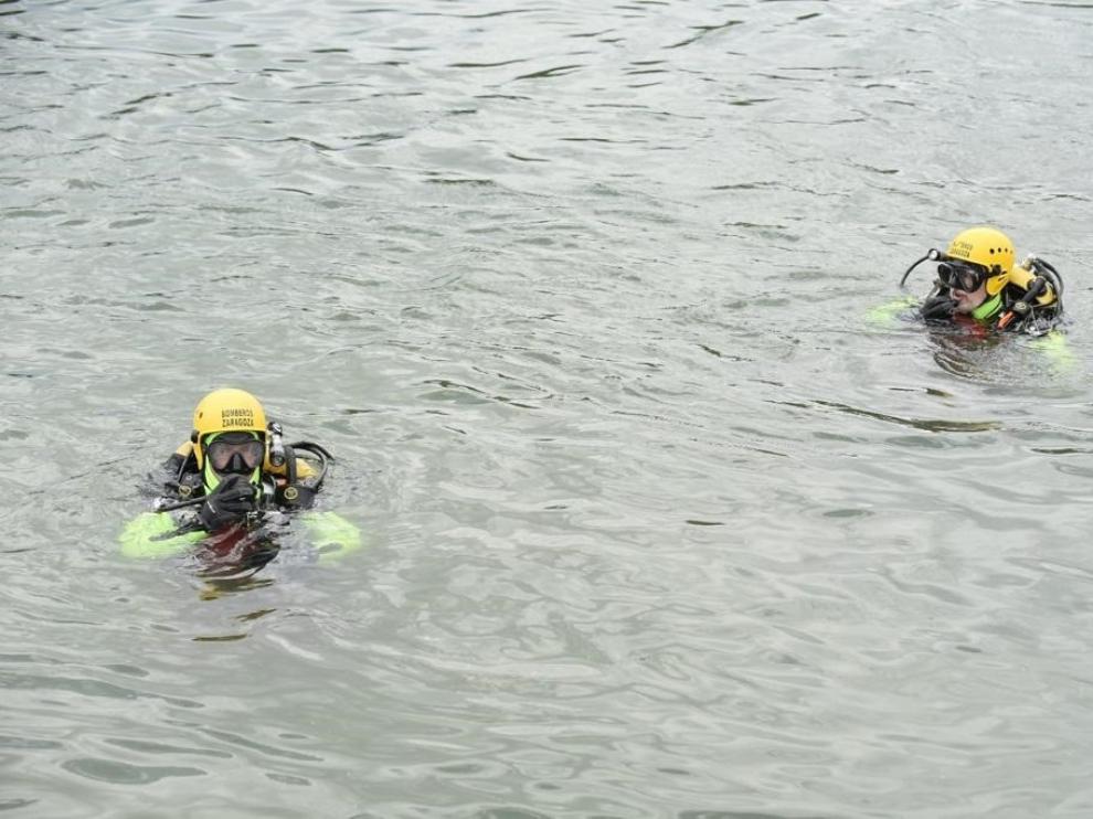 Búsqueda del niño desaparecido en el Ebro.
