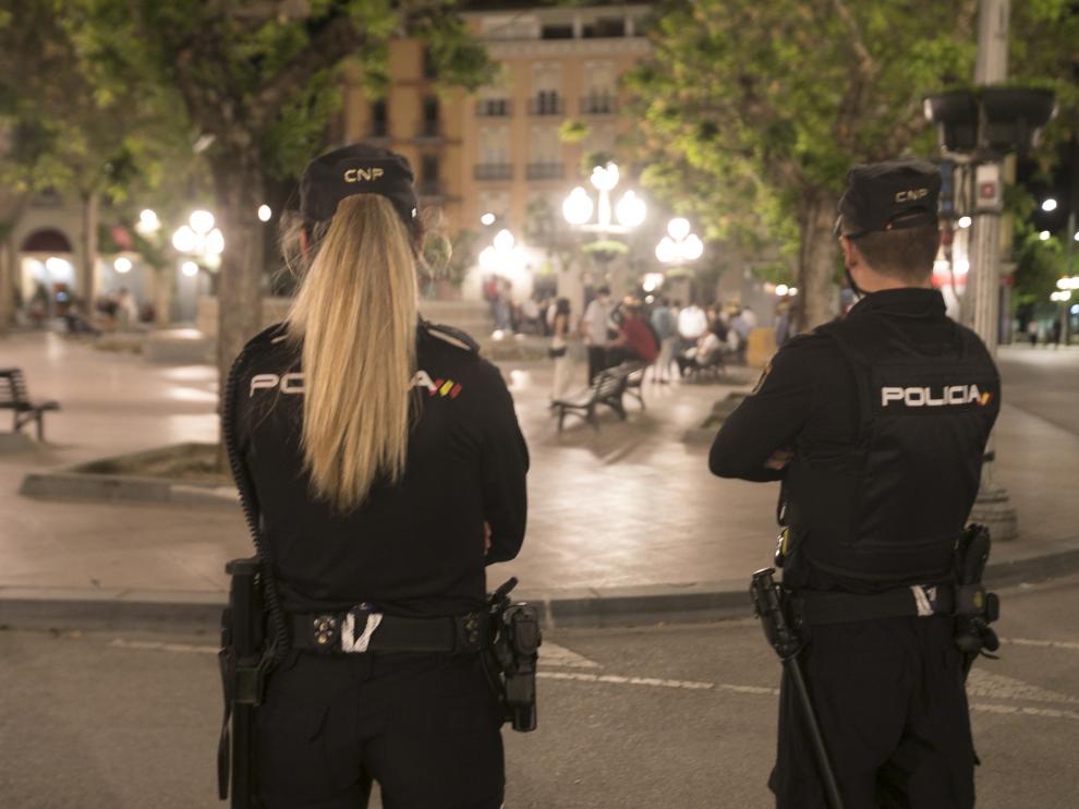La presencia policial ha sido importante esta pasada noche para seguir velando por las normas anticovid.