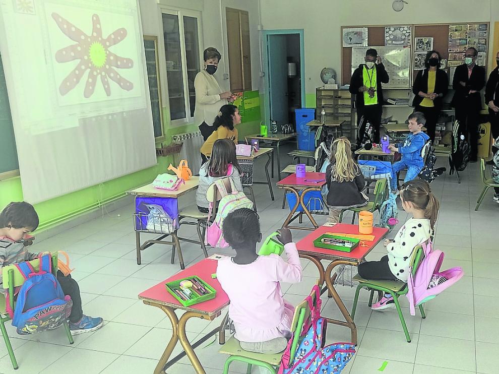 Visita a las obras en el aula de Azanuy, del CRA Estadilla-Fonz.