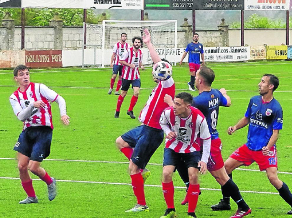 Sabiñánigo y Atlético Monzón protagonizaron un emocionante encuentro.