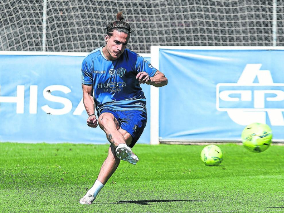 Jaime Seoane regresará al centro del campo tras cumplir partido de sanción.