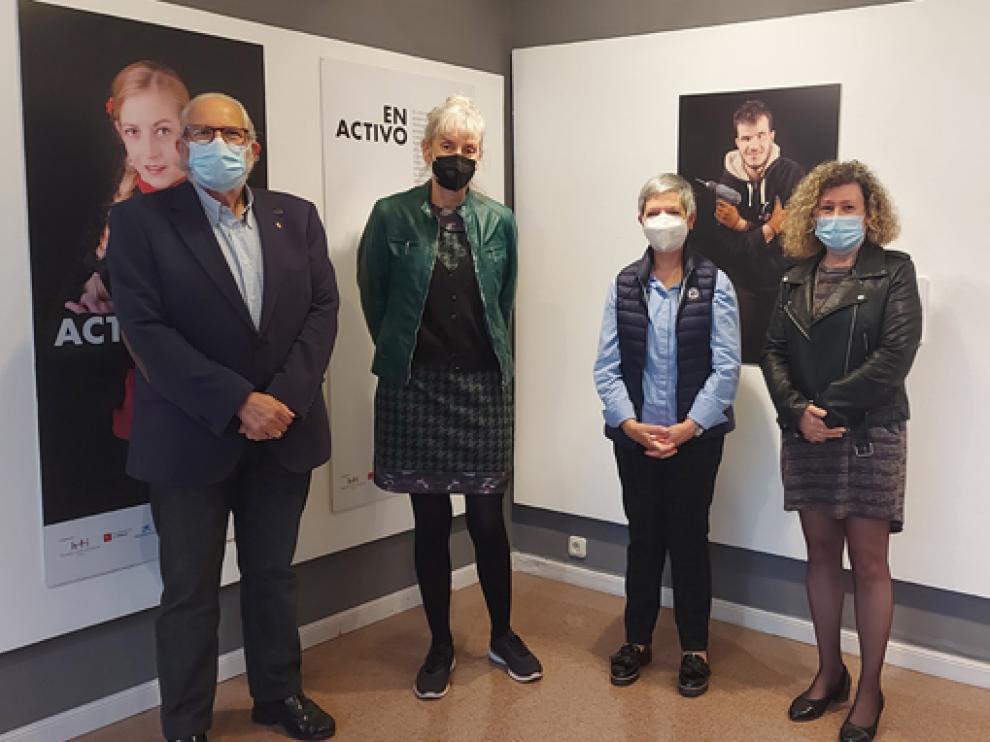 Eloy Torre, Marta Peña, María Jesús Acín y Marisa Morillo, en la apertura de la exposición.