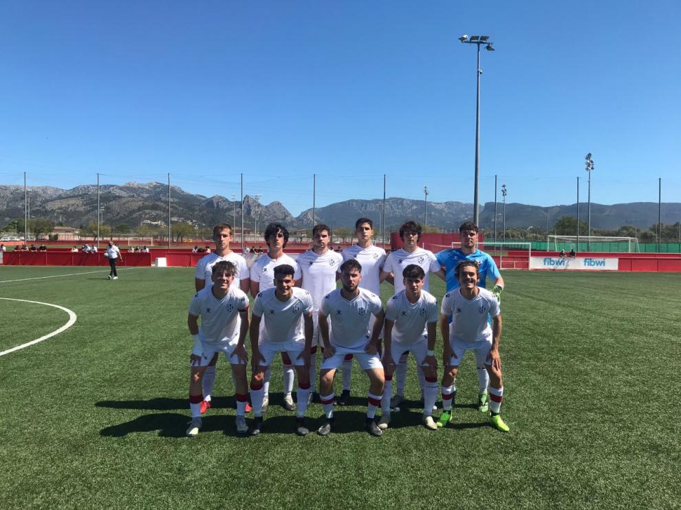 Equipo inicial que presentó el Huesca en el campo del San Francisco.