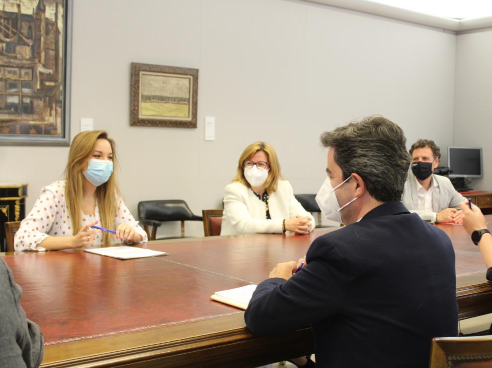 El Departamento, la Universidad y el Ayuntamiento, durante la reunión