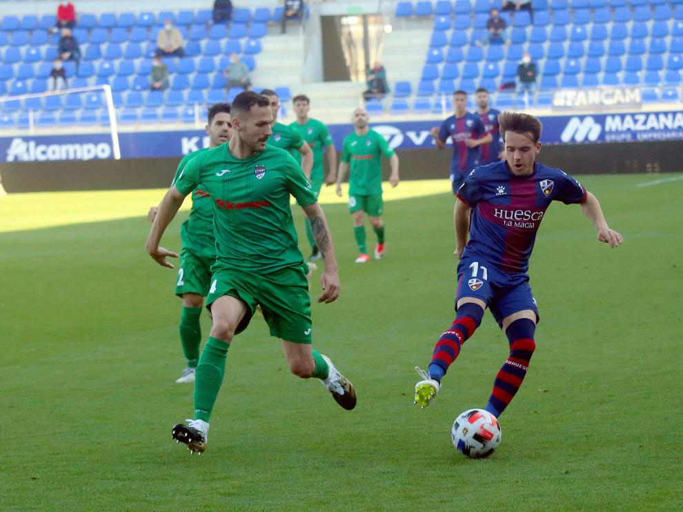 Imagen del Huesca B-Cuarte que se disputó hace dos semanas en El Alcoraz.