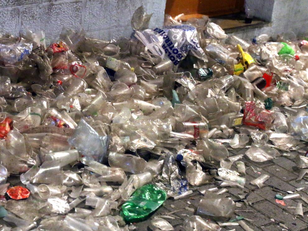 Se reducirán los recipientes alimentarios y los vasos de plástico de un solo uso hasta un 70 % en 2030
