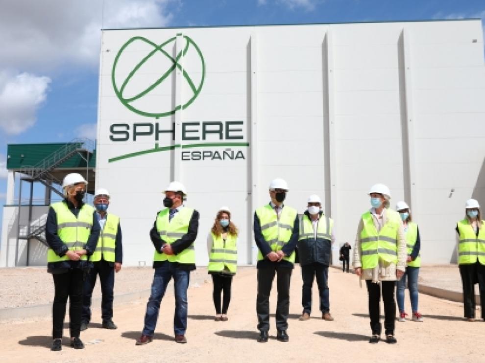 Visita de las autoridades a la nueva planta de Sphere España.