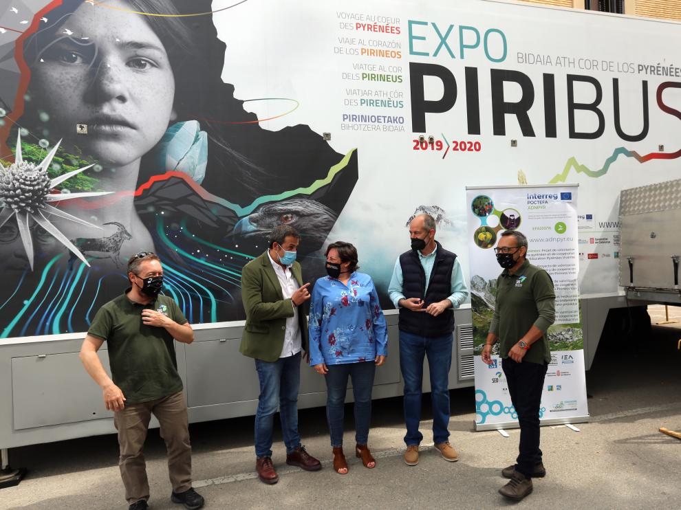 Imagen de la presentación del Piribus, instalado en la plaza de Navarra