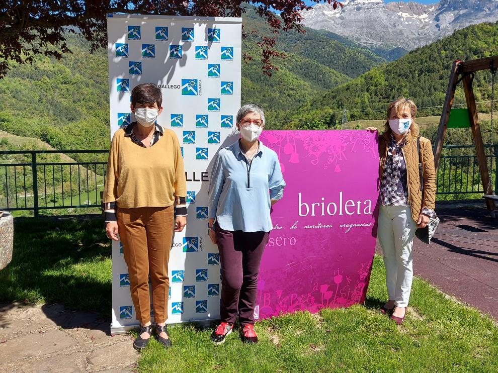 Lourdes Arruebo, María Jesús Acín e Isabel Manglano han presentado Brioleta.