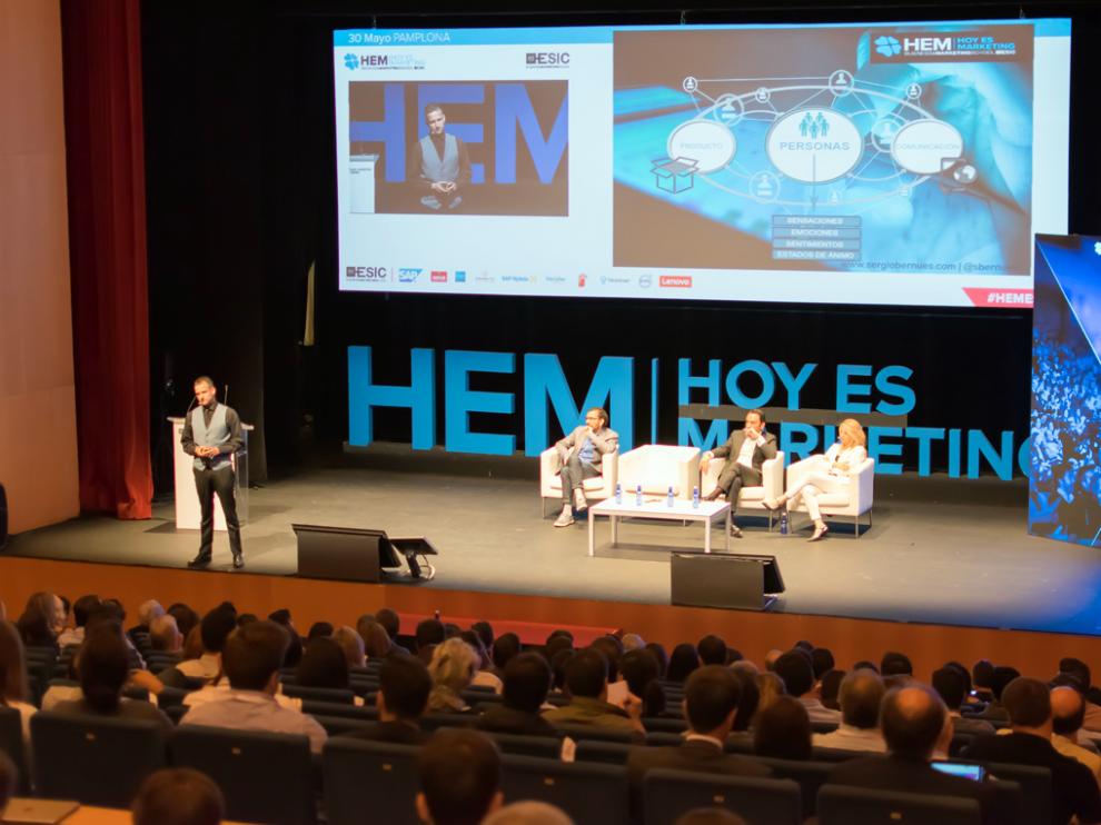 Conferencia de Sergio Bernués en Hoy es Marketing en Pamplona.