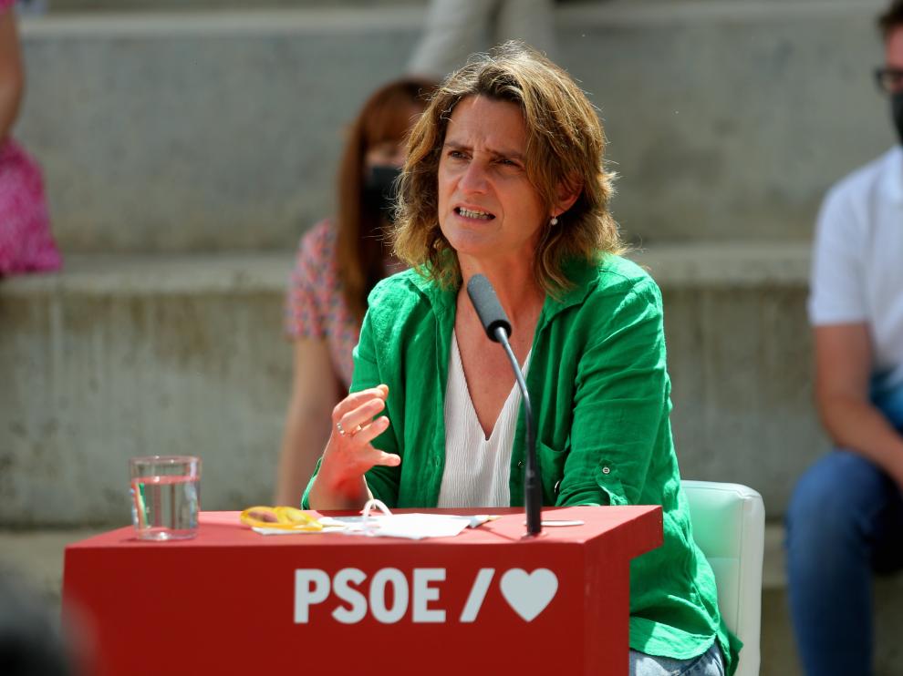 Presentación de la ponencia sobre despoblación del PSOE, este domingo en Huesca.