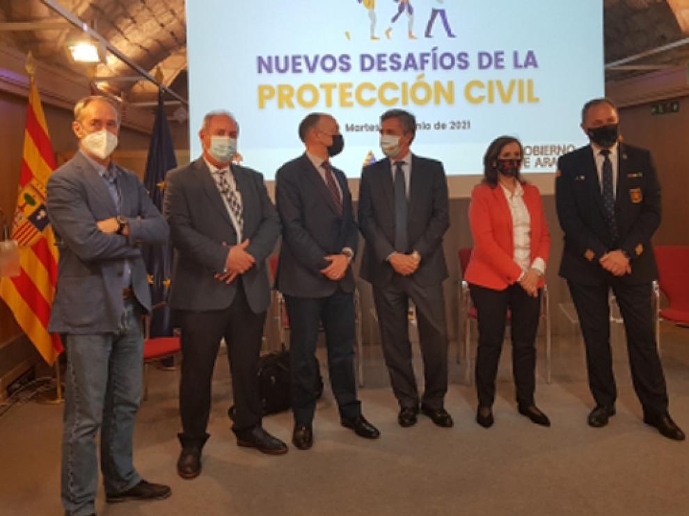 Participantes en la redonda de Protección Civil, celebrada en el Edificio Pignatelli de Zaragoza.