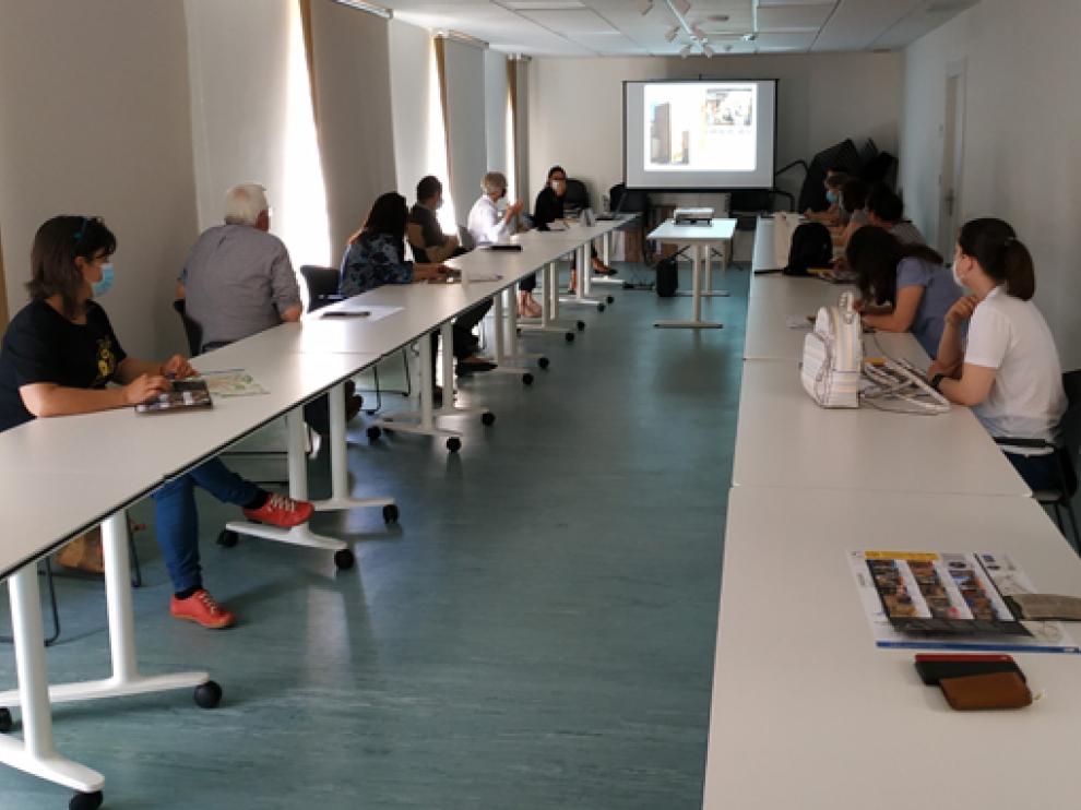 Reunión de coordinación de los distintos guías en la sede de la Comarca de La Hoya