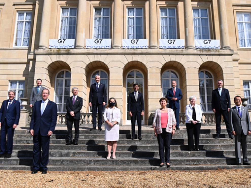 g7