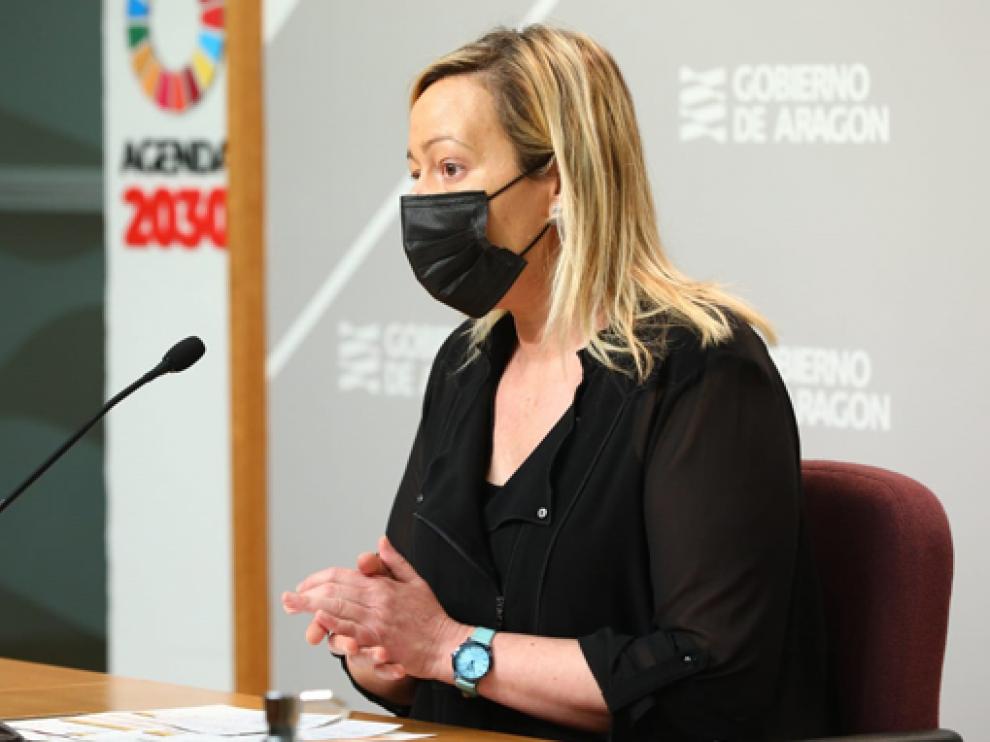 La consejera Gastón afirmó que el colectivo de parados de larga duración es lo que “más duele” al Gobierno de Aragón.