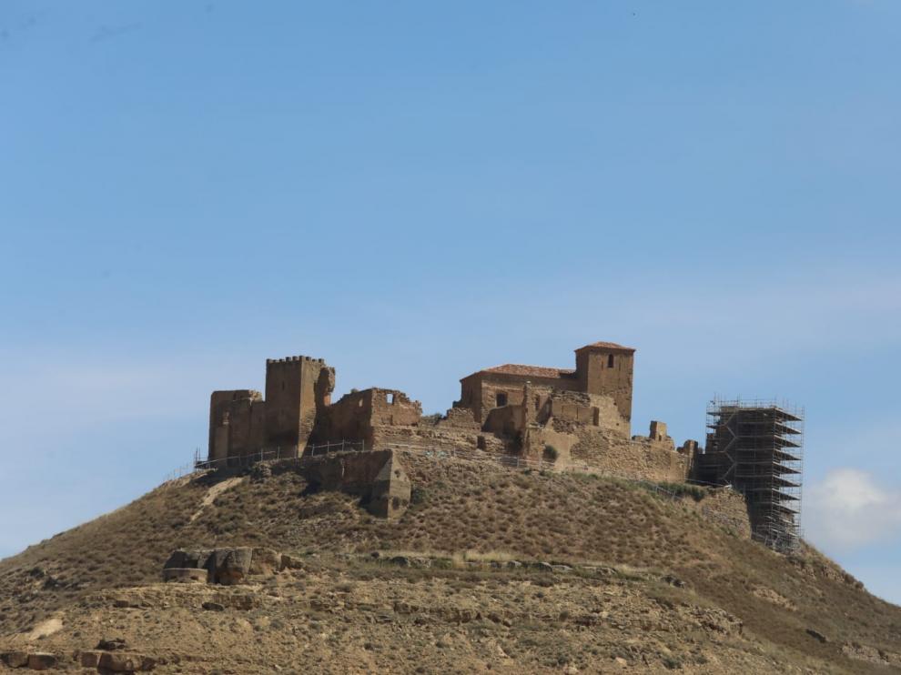 El Castillo de Montearagón con andamios durante los trabajos de mejora