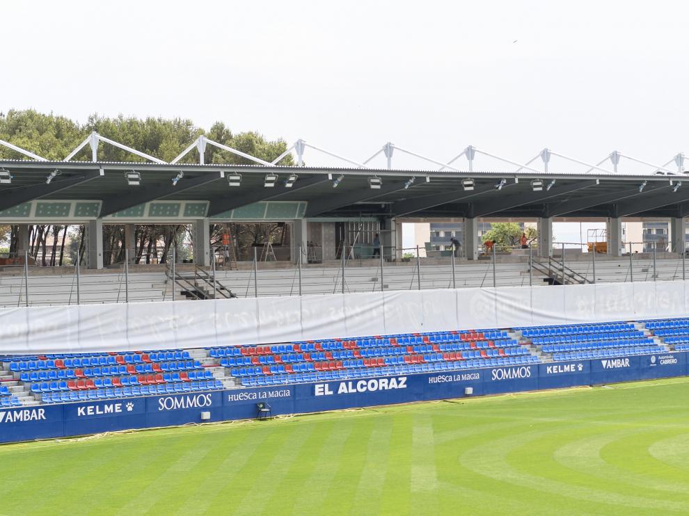 Aspecto que presenta la Tribuna General de El Alcoraz.