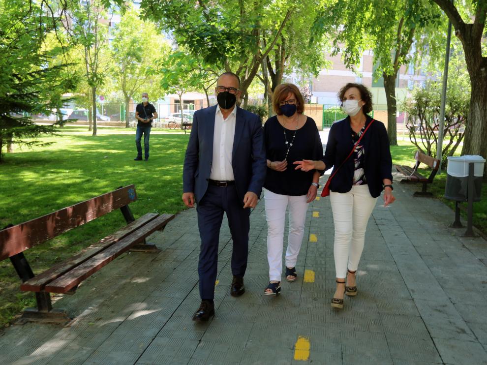 El consejero de Educación, Cultura y Deporte, Felipe Faci, en su visita a Huesca