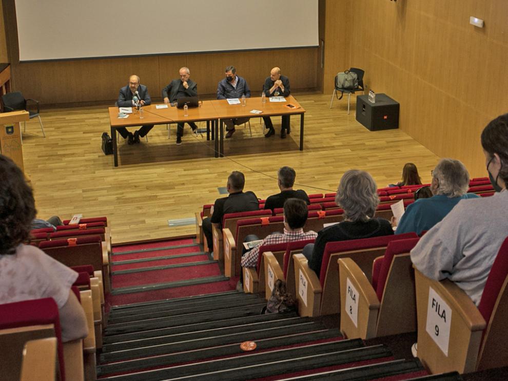 Mesa de la conferencia “Envejecimiento saludable” y presentación Mundo Naice S.L