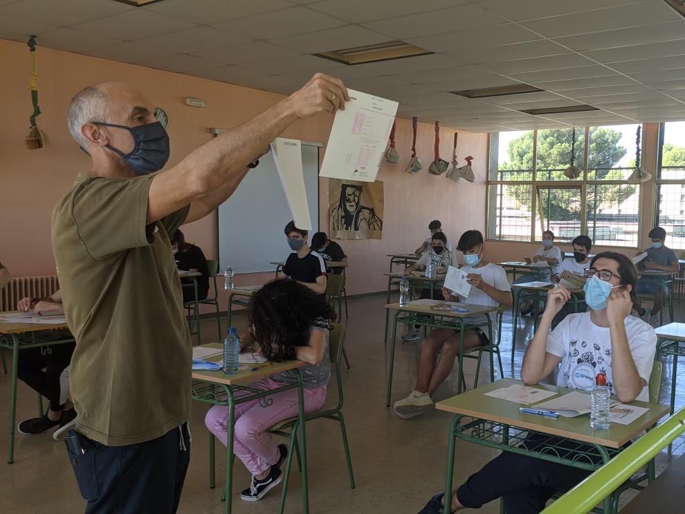 Imagen de los minutos previos a comenzar el examen de Historia de España en el IES Pirámide