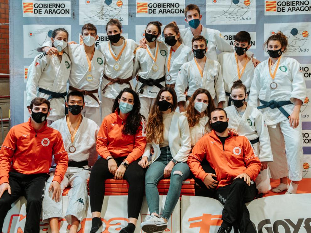 Judocas cadete del Club Ibón de Huesca.