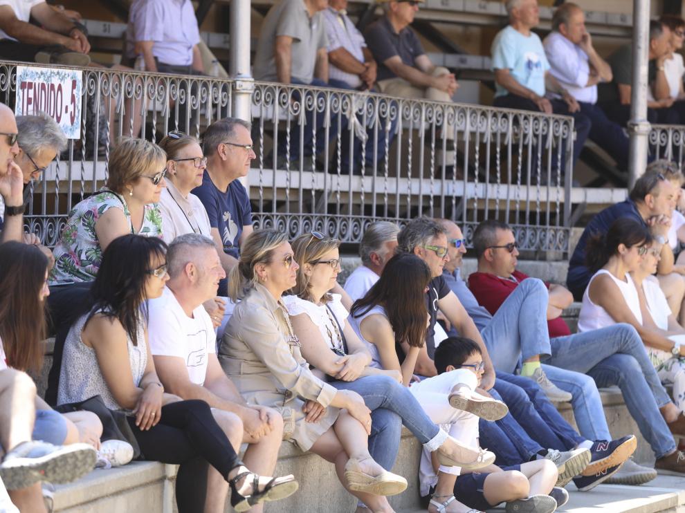 Público durante un festejo taurino en la plaza de toros de Huesca en imagen de archivo.