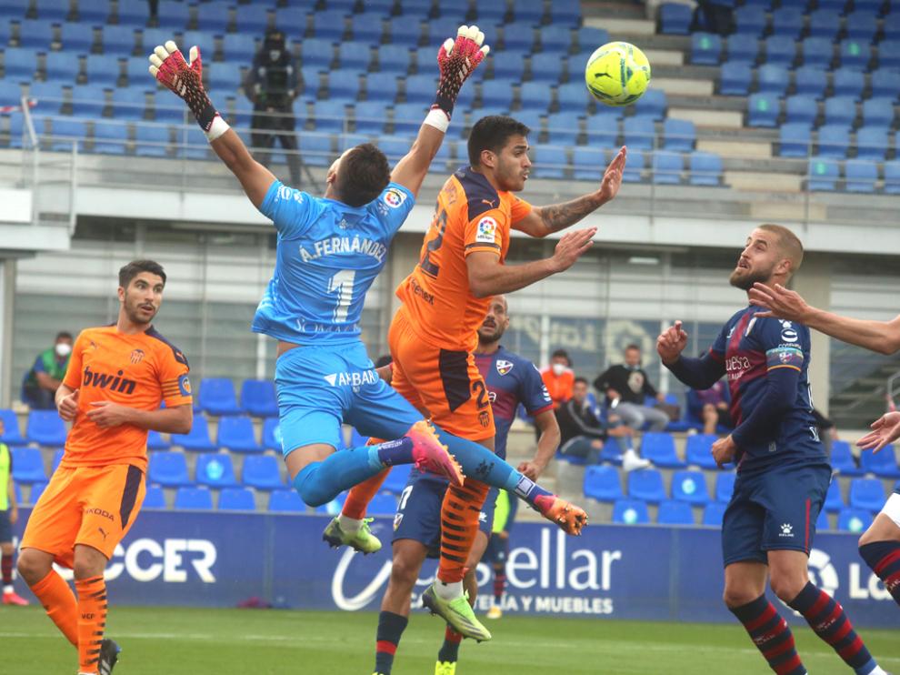 Partido entre la SD Huesca y el Valencia en el Alcoraz