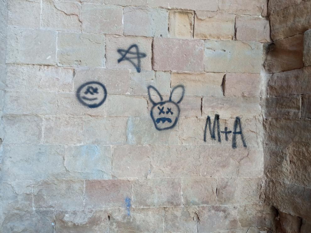 Grafiti en la Catedral de Barbastro