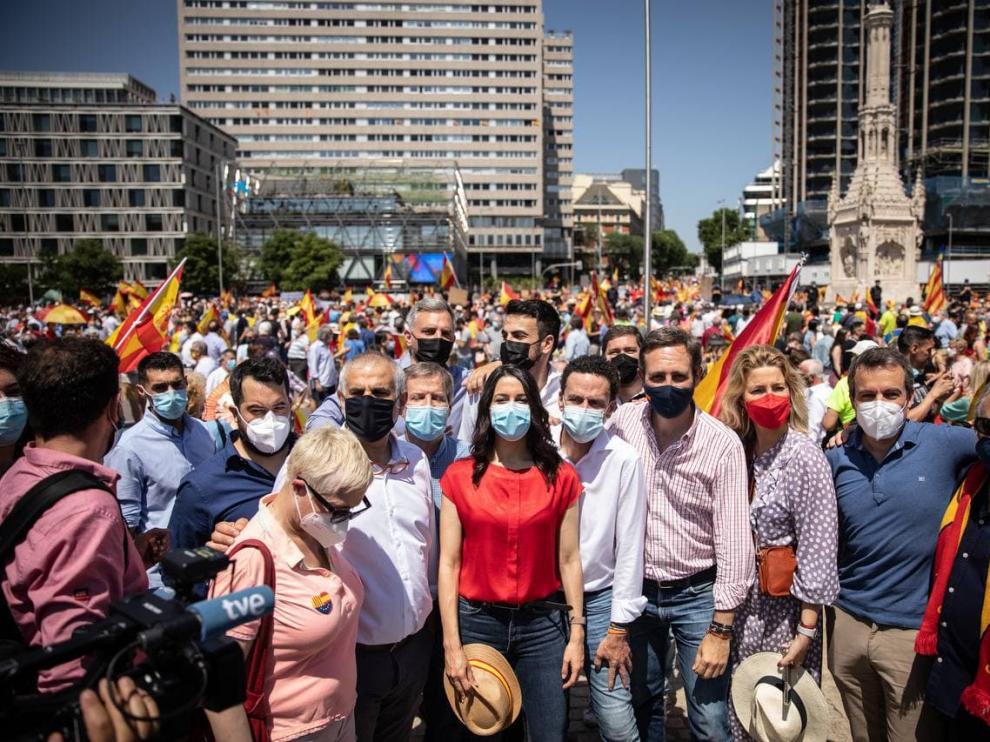 Miles de personas se manifiestan en Madrid contra los indultos del "Procés"