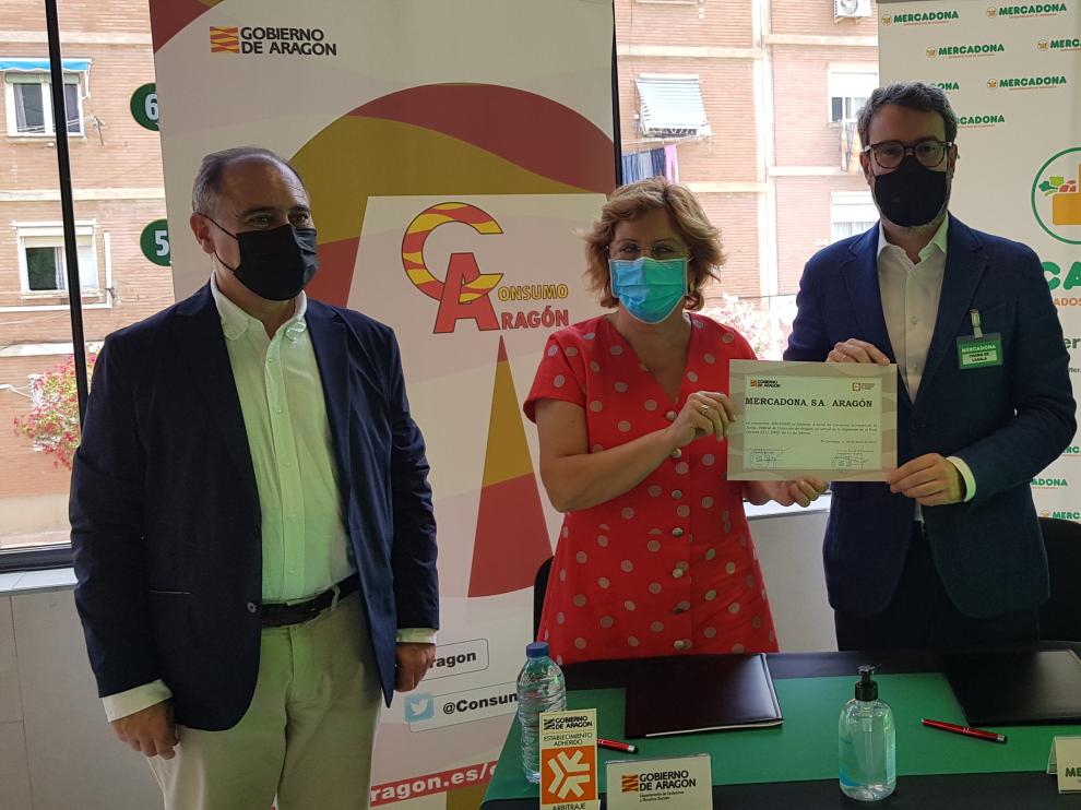 Firma de la adhesión de Mercadona a la Junta Arbitral de Consumo de Aragón