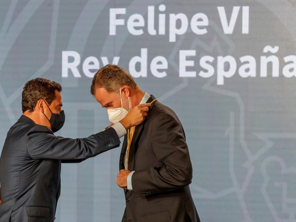El Rey recibió ayer en Sevilla la Medalla de Honor de Andalucía.