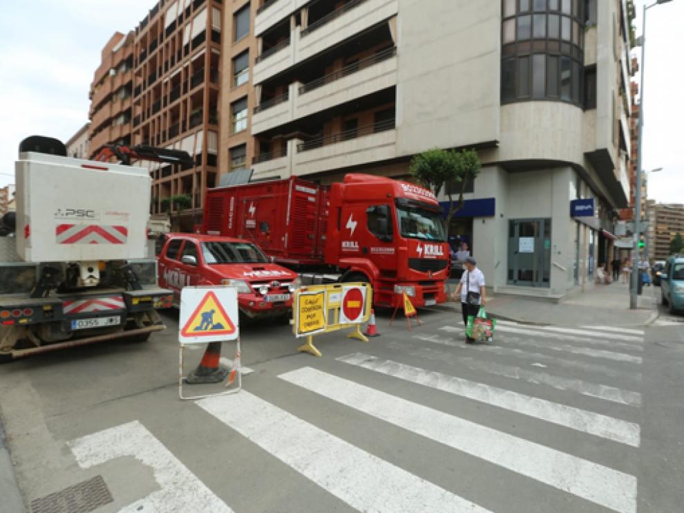 Maquinaria instalada en la calle General Lasheras de Huesca