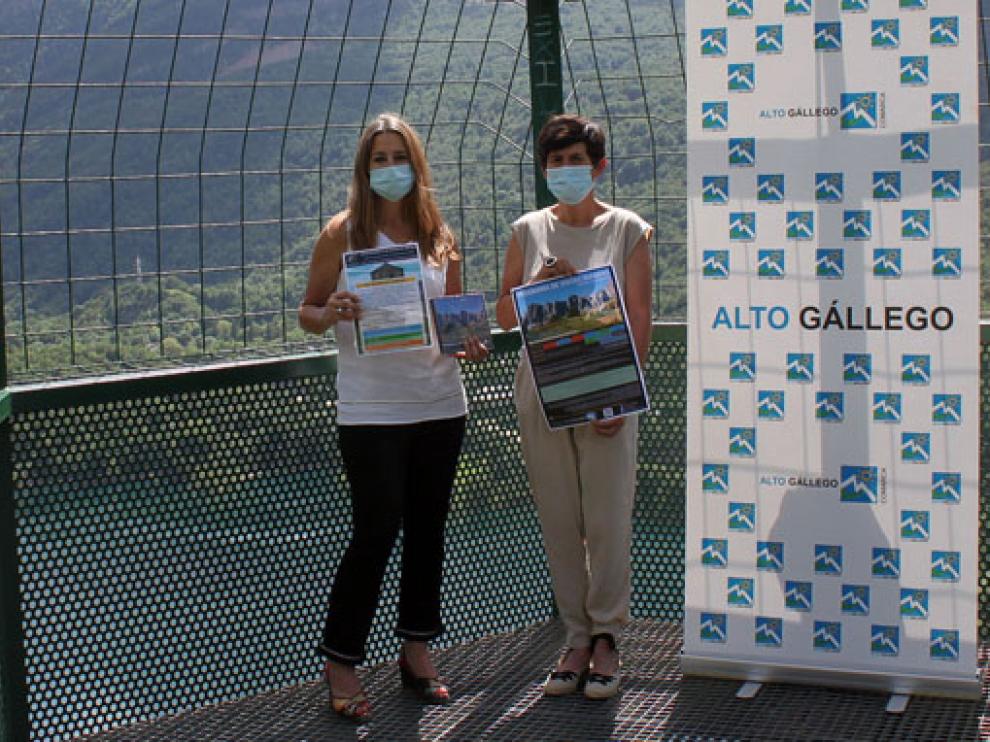 La consejera comarcal de Turismo, Raquel Betanzos, junto a la presidenta comarcal, Lourdes Arruebo.